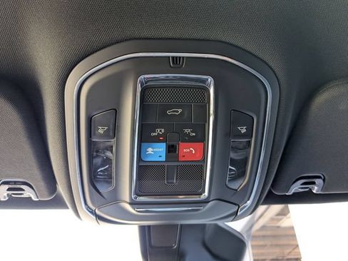 Used 2024 Jeep Wagoneer Series II w/ Flexible Seating Group AWD/4WD image 20