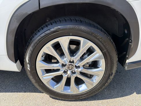 Used 2022 Toyota Highlander Limited image 20