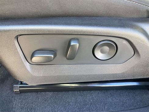 New 2026 GMC Canyon Elevation w/ Convenience Package image 17