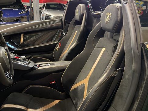 Used 2021 Lamborghini Aventador SVJ AWD/4WD image 18