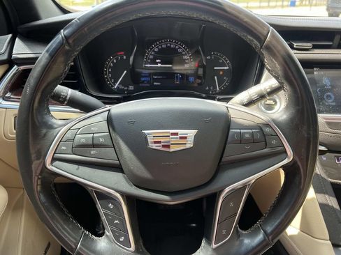 Used 2019 Cadillac XT5 Luxury FWD image 17