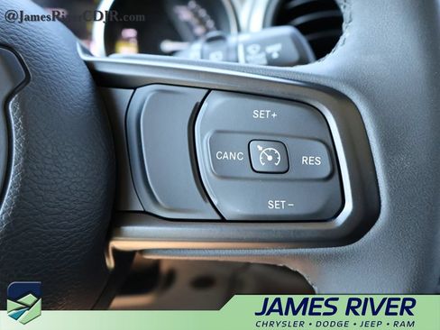 Used 2023 Jeep Wrangler Unlimited AWD/4WD image 27