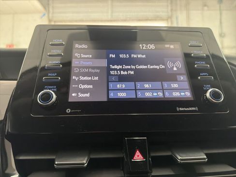 Used 2022 Toyota Camry SE FWD image 34