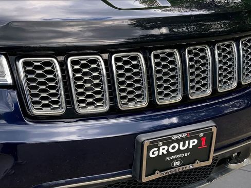 Used 2017 Jeep Grand Cherokee Overland AWD/4WD image 32