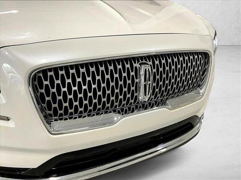 Used 2023 Lincoln Nautilus FWD w/ Premium Package image 30