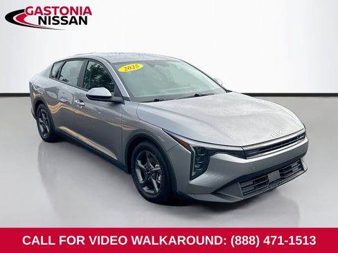 Used 2025 Kia K4 FWD image 1