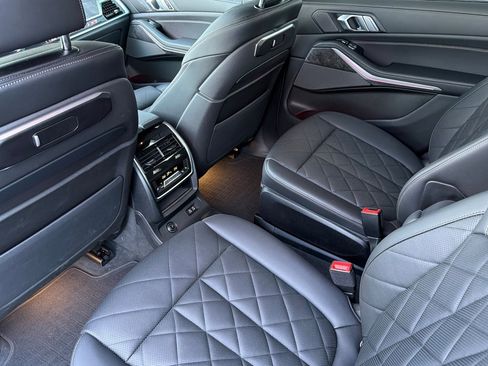 Certified 2023 BMW X7 xDrive40i w/ Premium Package image 15