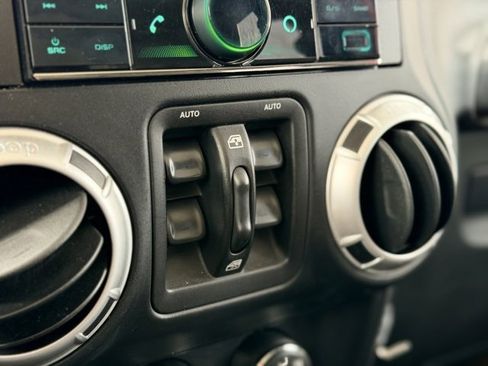 Used 2013 Jeep Wrangler Unlimited Sahara w/ Trailer Tow Group image 12