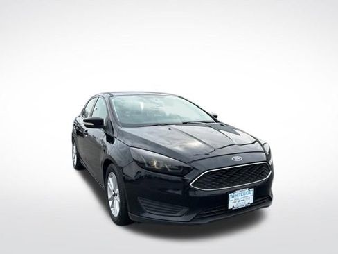 Used 2017 Ford Focus SE image 1