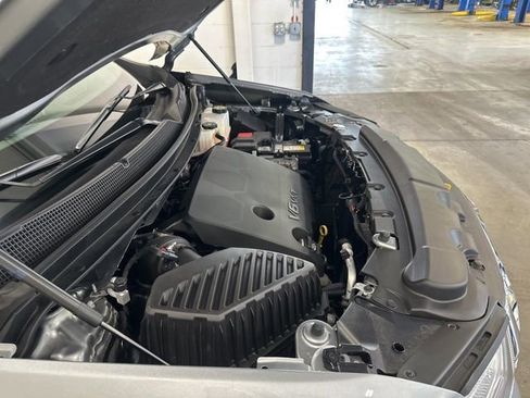 Used 2023 Chevrolet Traverse LT FWD image 37