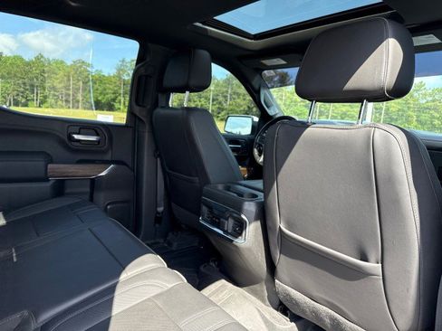 Used 2022 Chevrolet Silverado 1500 High Country w/ Technology Package image 16