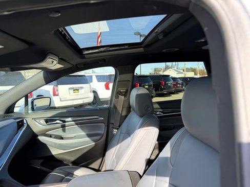Used 2023 Buick Enclave Essence w/ Experience Buick Package image 13