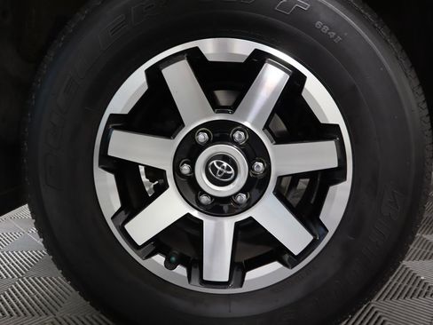 Used 2021 Toyota 4Runner TRD Off-Road image 33