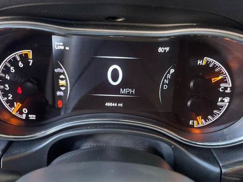 Used 2021 Jeep Grand Cherokee Laredo X AWD/4WD image 16