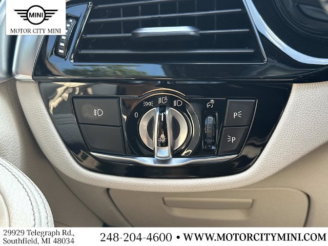Used 2018 BMW 530e xDrive w/ Premium Package 2 AWD/4WD image 29