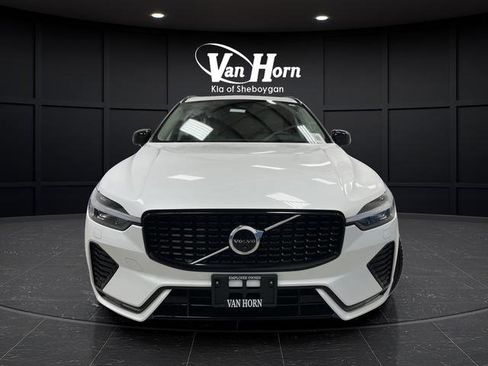 Used 2025 Volvo XC60 B5 Ultra w/ Protection Package Premier image 12
