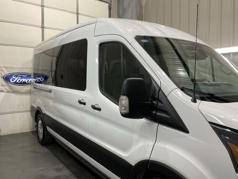 Used 2025 Ford Transit 350 XLT image 4