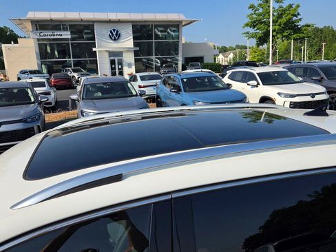 Certified 2026 Volkswagen Tiguan SE AWD/4WD image 21