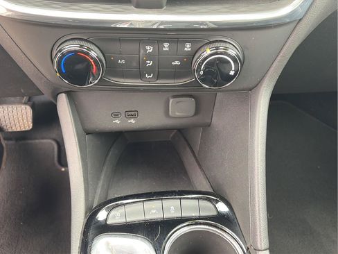 Used 2024 Buick Encore GX Preferred FWD image 28