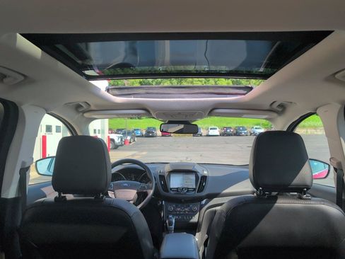 Used 2019 Ford Escape Titanium AWD/4WD image 16
