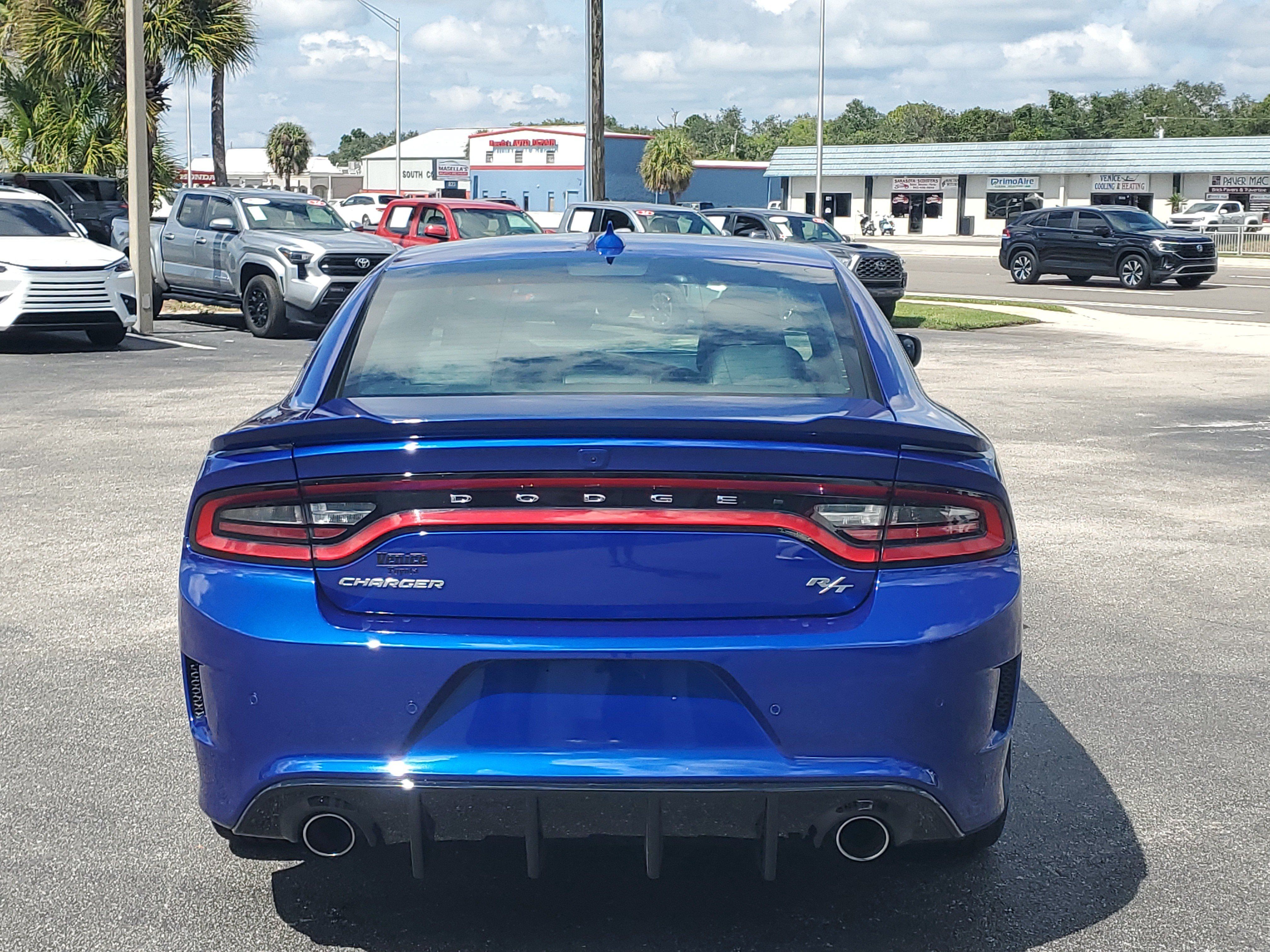 Used 2021 Dodge Charger R/T w/ Plus Group RWD image 5