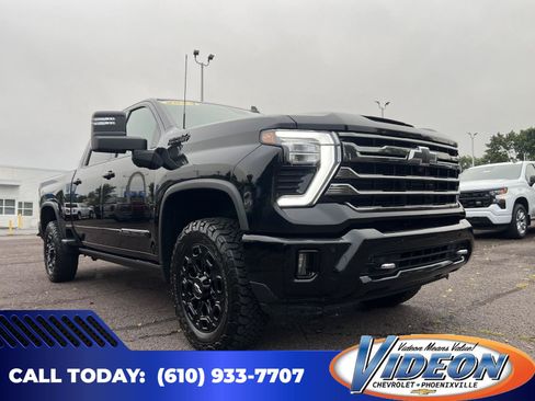 Used 2024 Chevrolet Silverado 2500 High Country w/ Midnight Edition AWD/4WD image 1