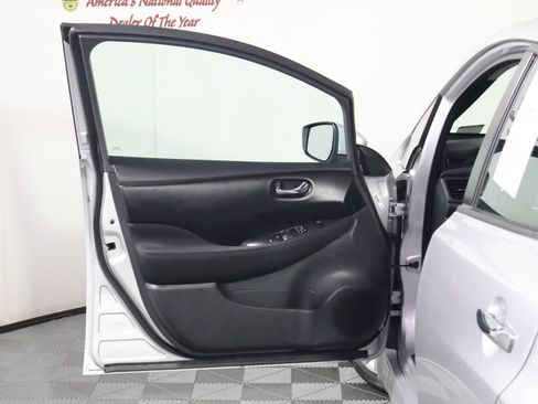 Used 2025 Nissan Leaf S FWD image 20