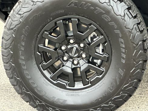Used 2025 Ford Bronco Raptor AWD/4WD image 34