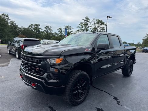 Used 2024 Chevrolet Silverado 1500 Custom Trail Boss AWD/4WD image 4