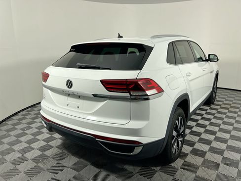 Used 2021 Volkswagen Atlas Cross Sport SE FWD image 3