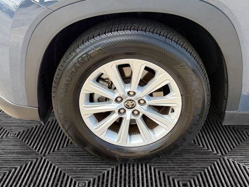 Used 2025 Toyota Grand Highlander AWD image 14