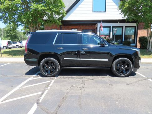 Used 2018 Cadillac Escalade Premium Luxury RWD image 9