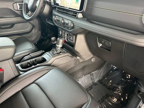 New 2026 Jeep Gladiator Sport AWD/4WD image 14