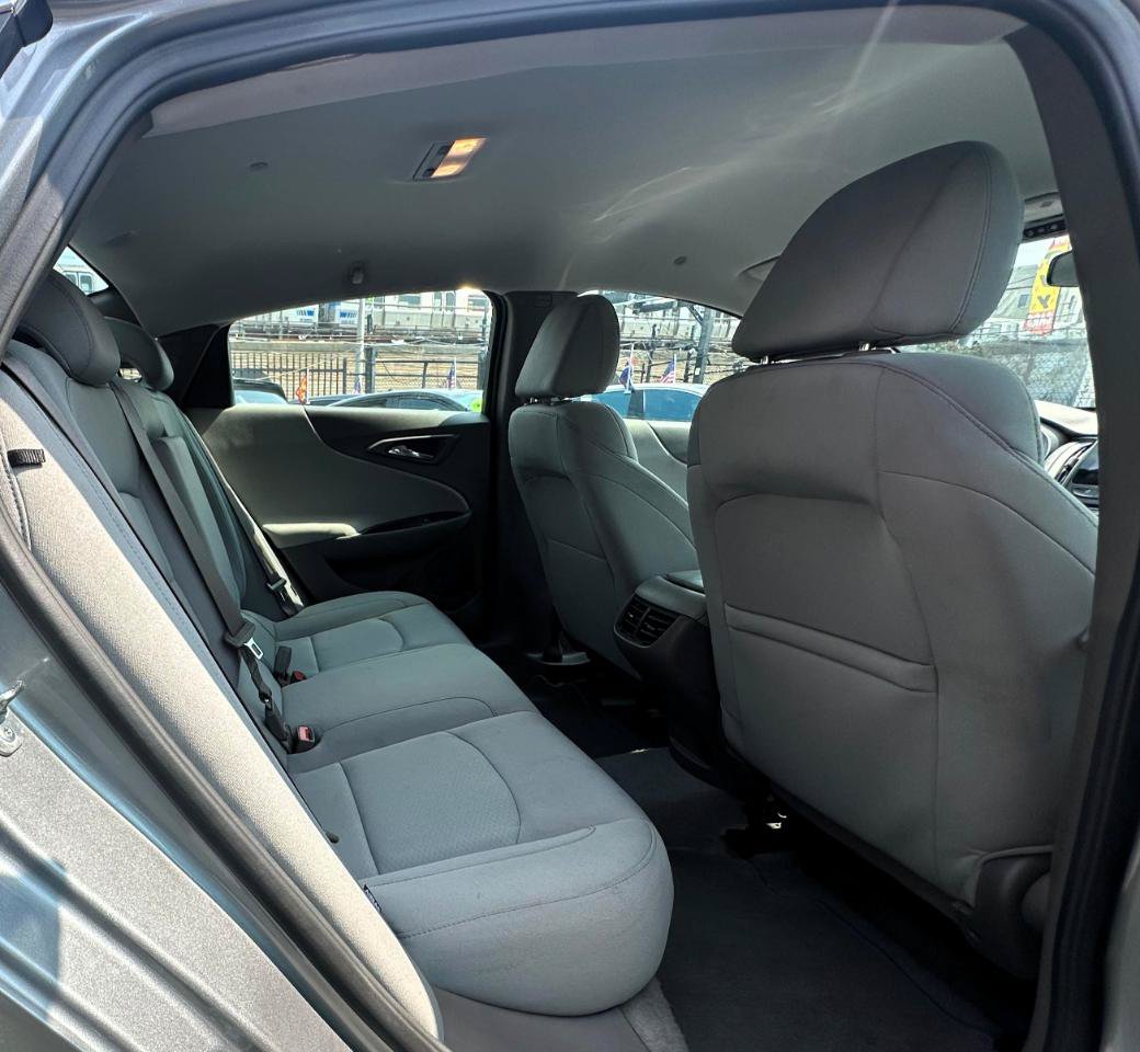 Used 2025 Chevrolet Malibu LT FWD image 24