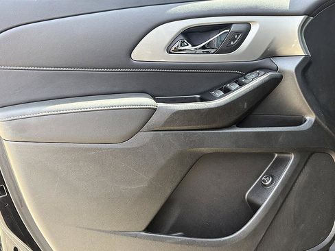 Used 2023 Chevrolet Traverse LT w/ LPO, Floor Liner Package FWD image 15