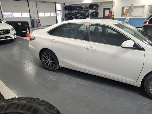 Used 2017 Toyota Camry XSE image 6