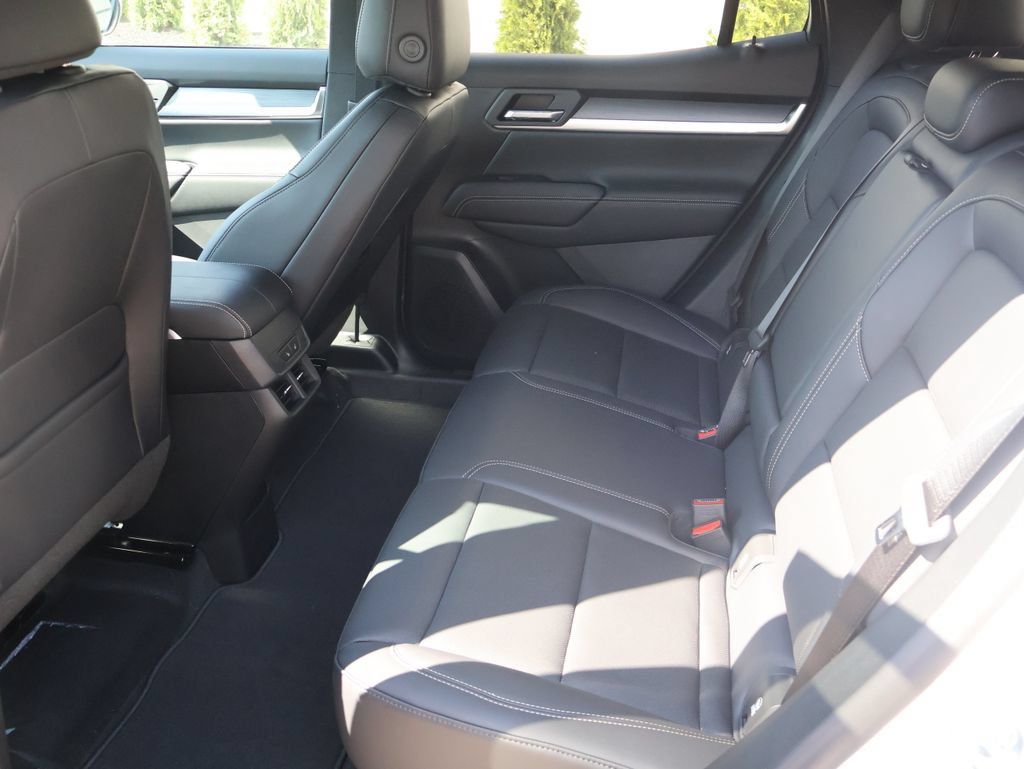 New 2027 GMC Terrain Elevation w/ Elevation Premium Package AWD/4WD image 16