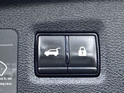 Certified 2025 INFINITI QX50 Luxe image 32