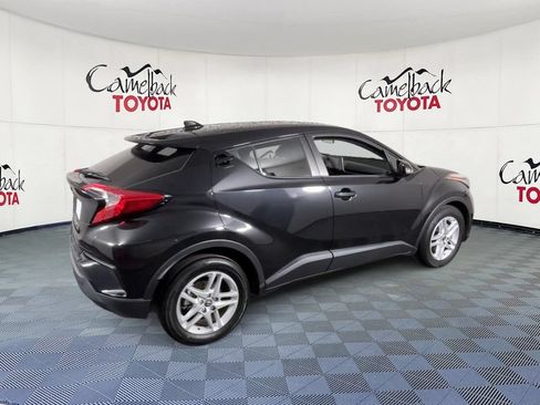 Used 2020 Toyota C-HR LE FWD image 3