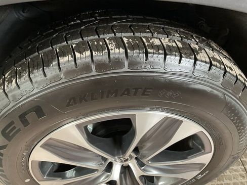 Used 2023 Toyota Highlander XLE image 8