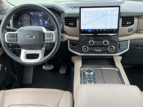 Used 2024 Ford Expedition Limited AWD/4WD image 16