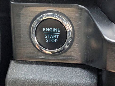 Used 2023 Ford F450 Lariat image 34