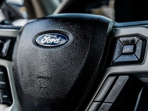 Used 2019 Ford F150 Lariat AWD/4WD image 28