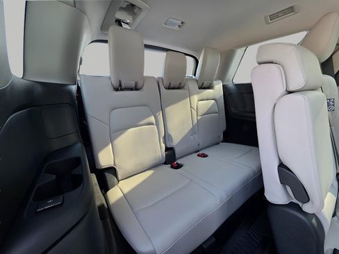 New 2026 Nissan Pathfinder SL image 10