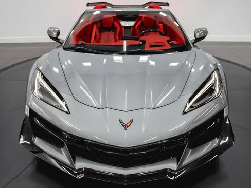 Used 2024 Chevrolet Corvette Z06 w/ Z07 Performance Package RWD image 21