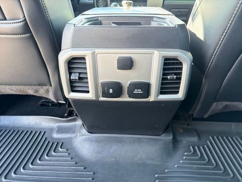 Used 2019 Ford F150 Lariat image 30