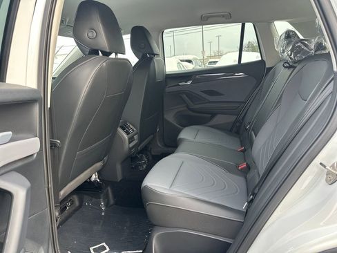 New 2026 Volkswagen Tiguan SE image 13