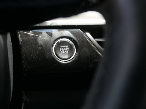 Used 2025 Kia Seltos S FWD image 17