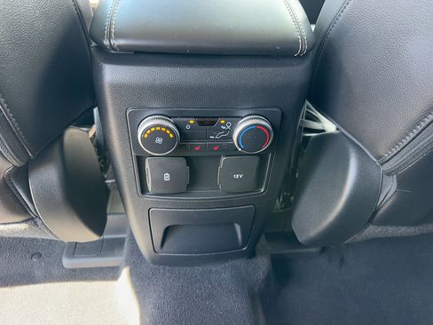 Certified 2022 Ford Explorer Limited RWD image 32