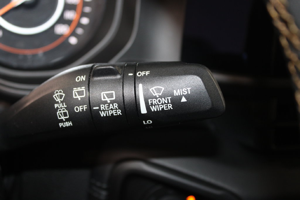 Used 2025 Jeep Wrangler Unlimited Sahara AWD/4WD image 36